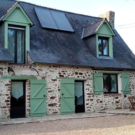 Chambre D Hote La Roussiere Saint-Ouen-Des-Toits Kültér fotó