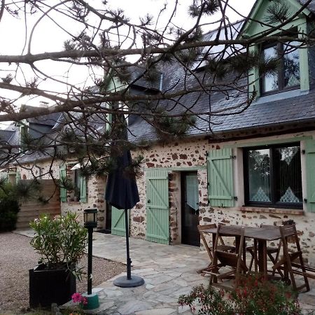 Chambre D Hote La Roussiere Saint-Ouen-Des-Toits Kültér fotó