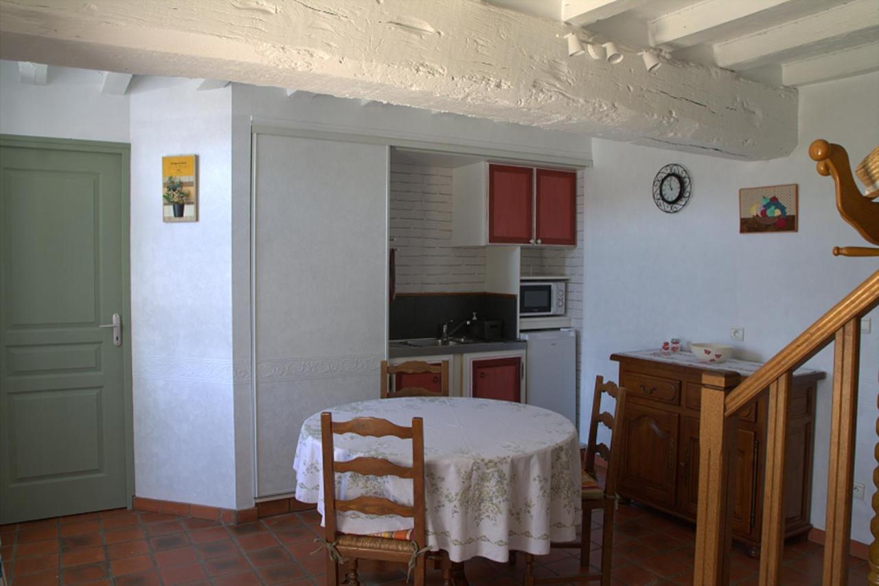Chambre D Hote La Roussiere Saint-Ouen-Des-Toits Kültér fotó
