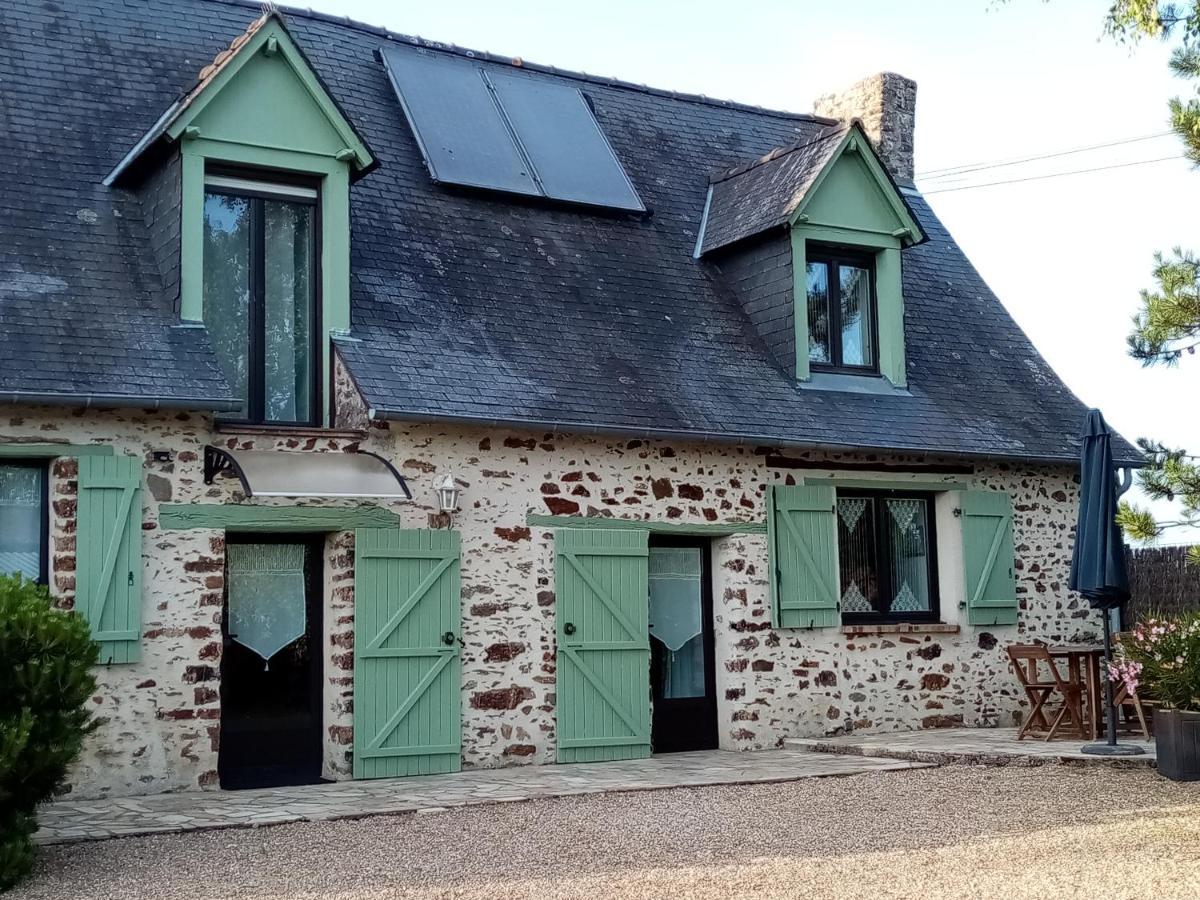 Chambre D Hote La Roussiere Saint-Ouen-Des-Toits Kültér fotó
